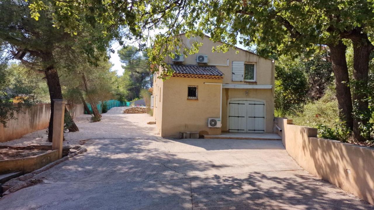 Villa Au Pied De La Sainte Victoire Puyloubier Exteriér fotografie