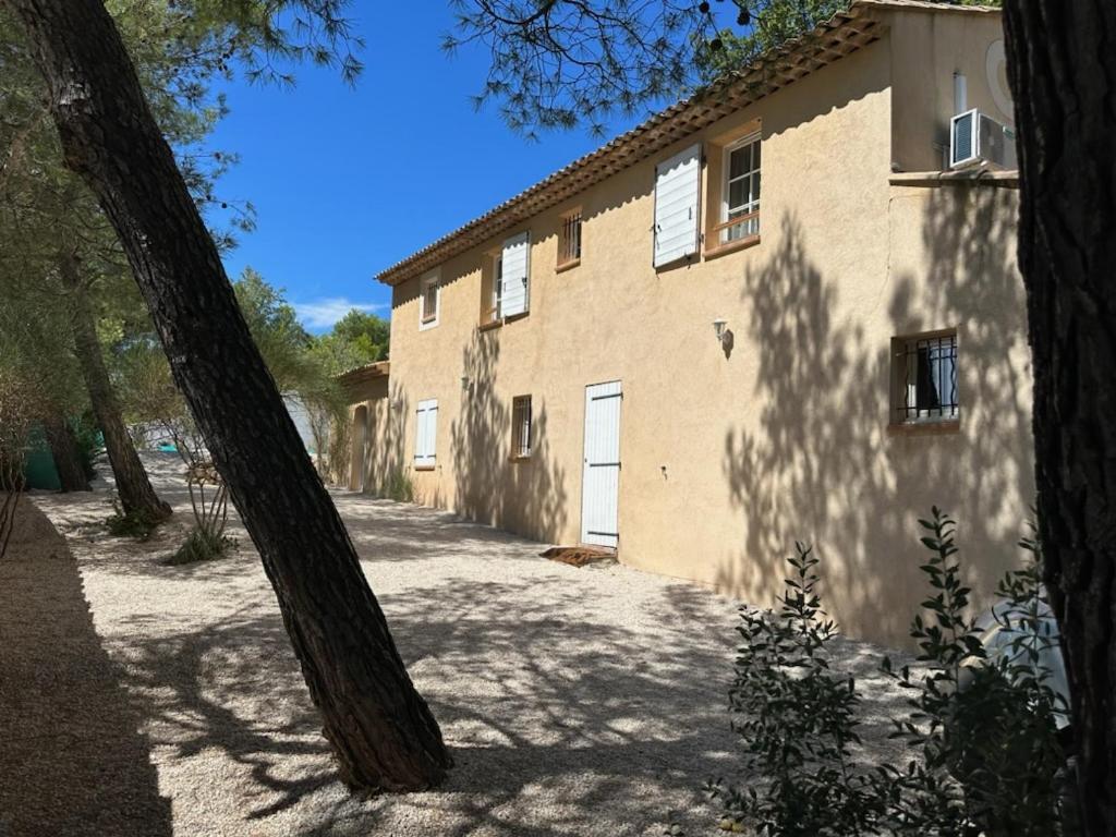 Villa Au Pied De La Sainte Victoire Puyloubier Exteriér fotografie